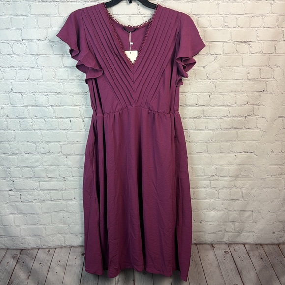 BloomChic Purple Pleated V Neck Pocket Midi Dress Plus Size 1X - Picture 2 of 6